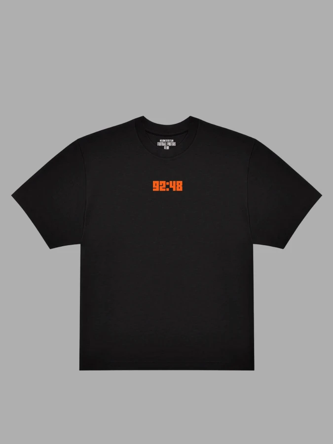 Mockup-czarna-koszulka-przód-la-decima.webp