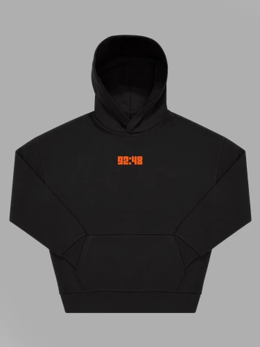 Mockup-czarna-bluza-przód-la-decima (1).webp