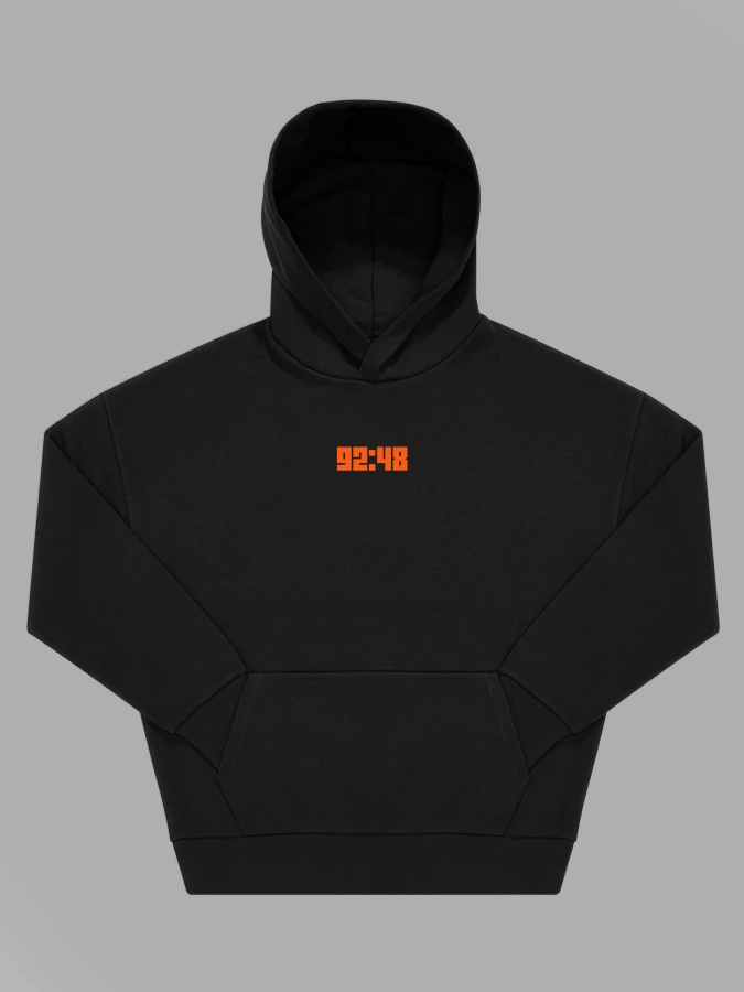 Mockup-czarna-bluza-przód-la-decima (1).webp