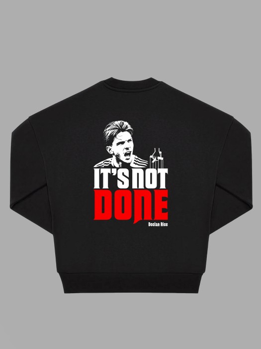 Mockup czarna bluza bez kaptura tył DONE.jpg